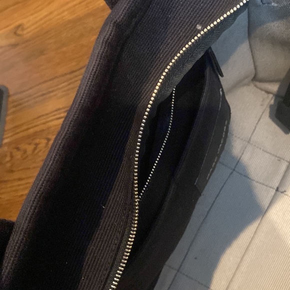 Marc Jacobs Tote - Picture 8 of 10